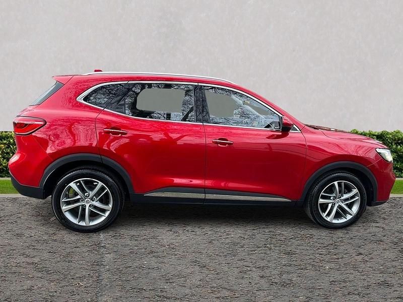 Used MG HS Exclusive 2022 Red SUV