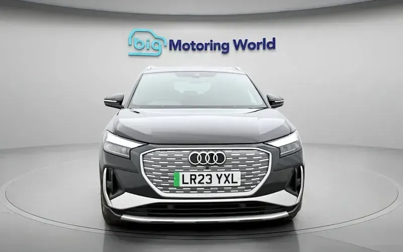 Second-hand Audi Q4 e-tron S-Line 125 kW (170 CP) 2022 Negru SUV
