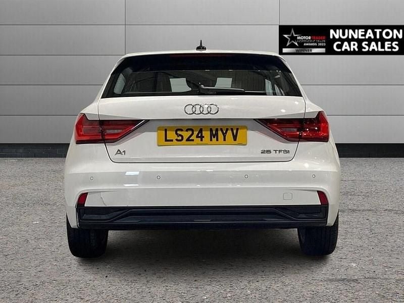 Used Audi A1 Sportback Sport 95 HP (69 kW) 2024 White Hatchback