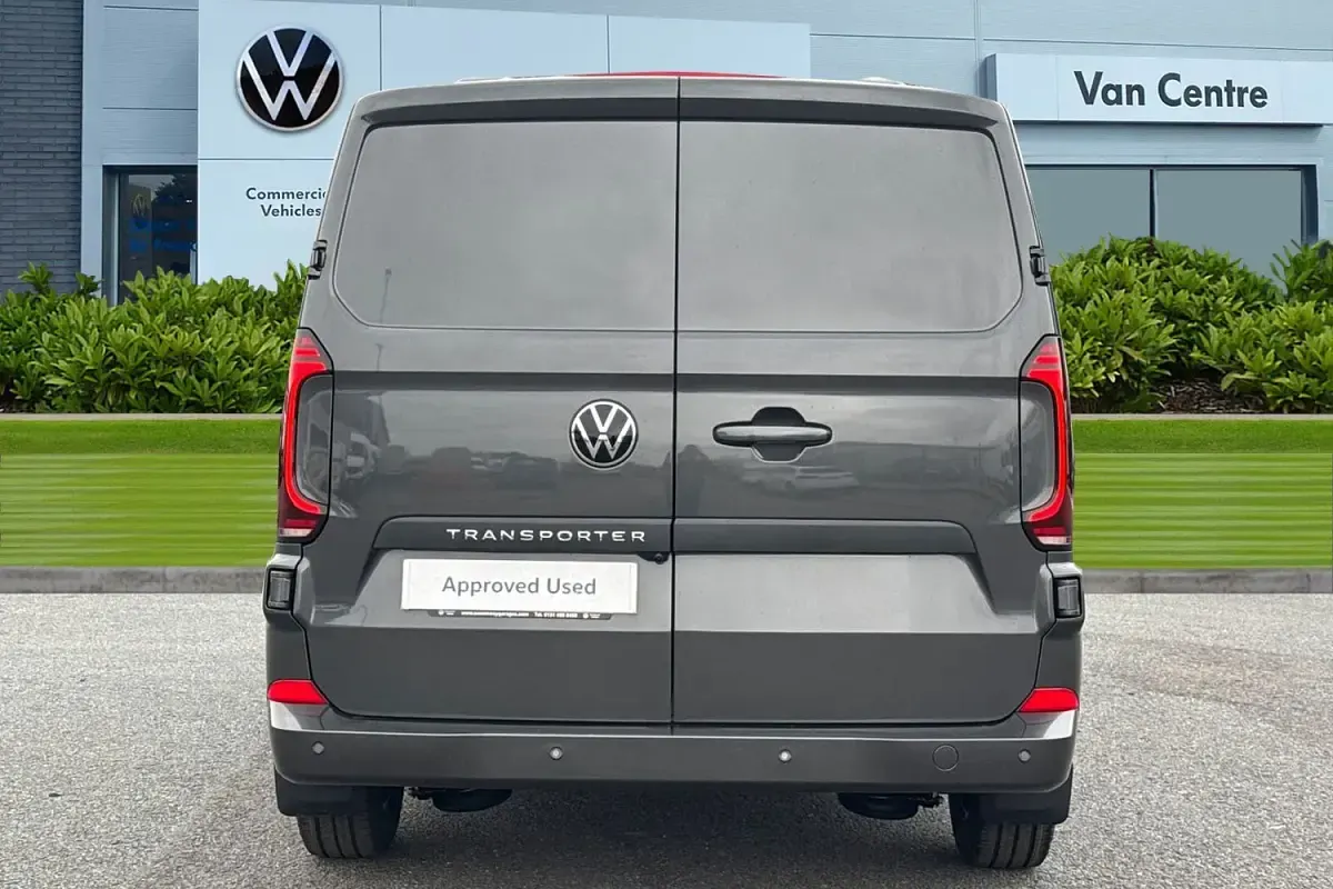 Novo VW Transporter Pro 150 HP (110 kW) 2025 Cinzento Van