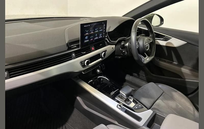 Used Audi A4 S-Line 148 HP (108 kW) 2022 Green Sedan