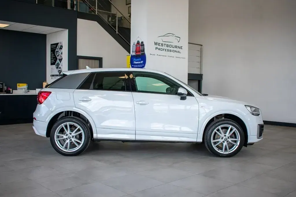 Used Audi Q2 S-Line 150 HP (110 kW) 2018 White SUV