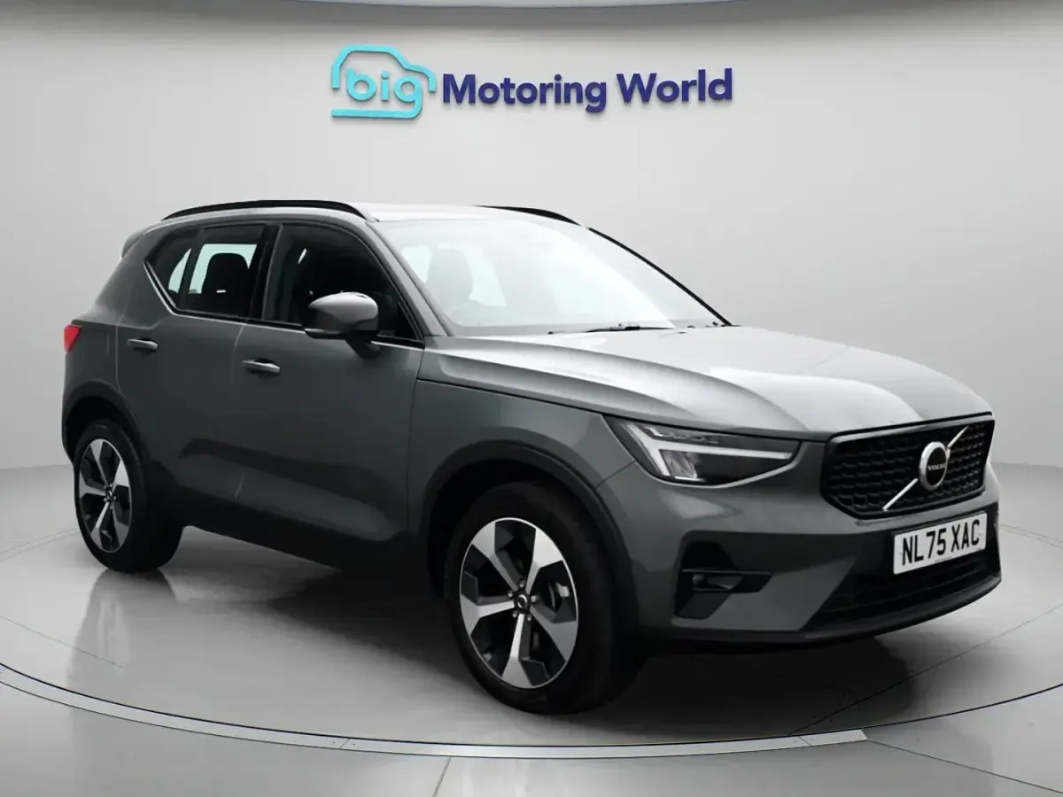 Used Volvo XC40 Plus 163 HP (119 kW) 2025 SUV