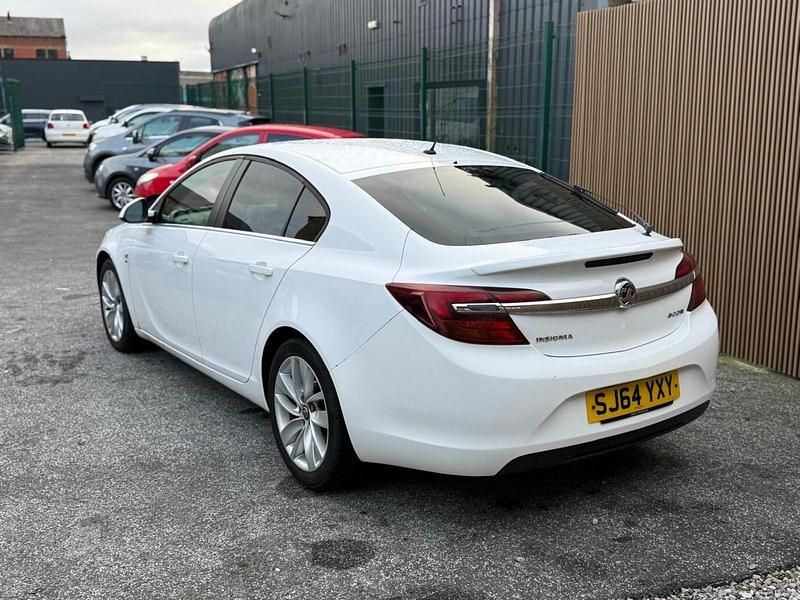 Second-hand Vauxhall Insignia SRi 140 CP (102 kW) 2014 Alb Hatchback