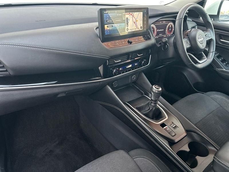 Used Nissan Qashqai N-Connecta 140 HP (102 kW) 2022 White SUV