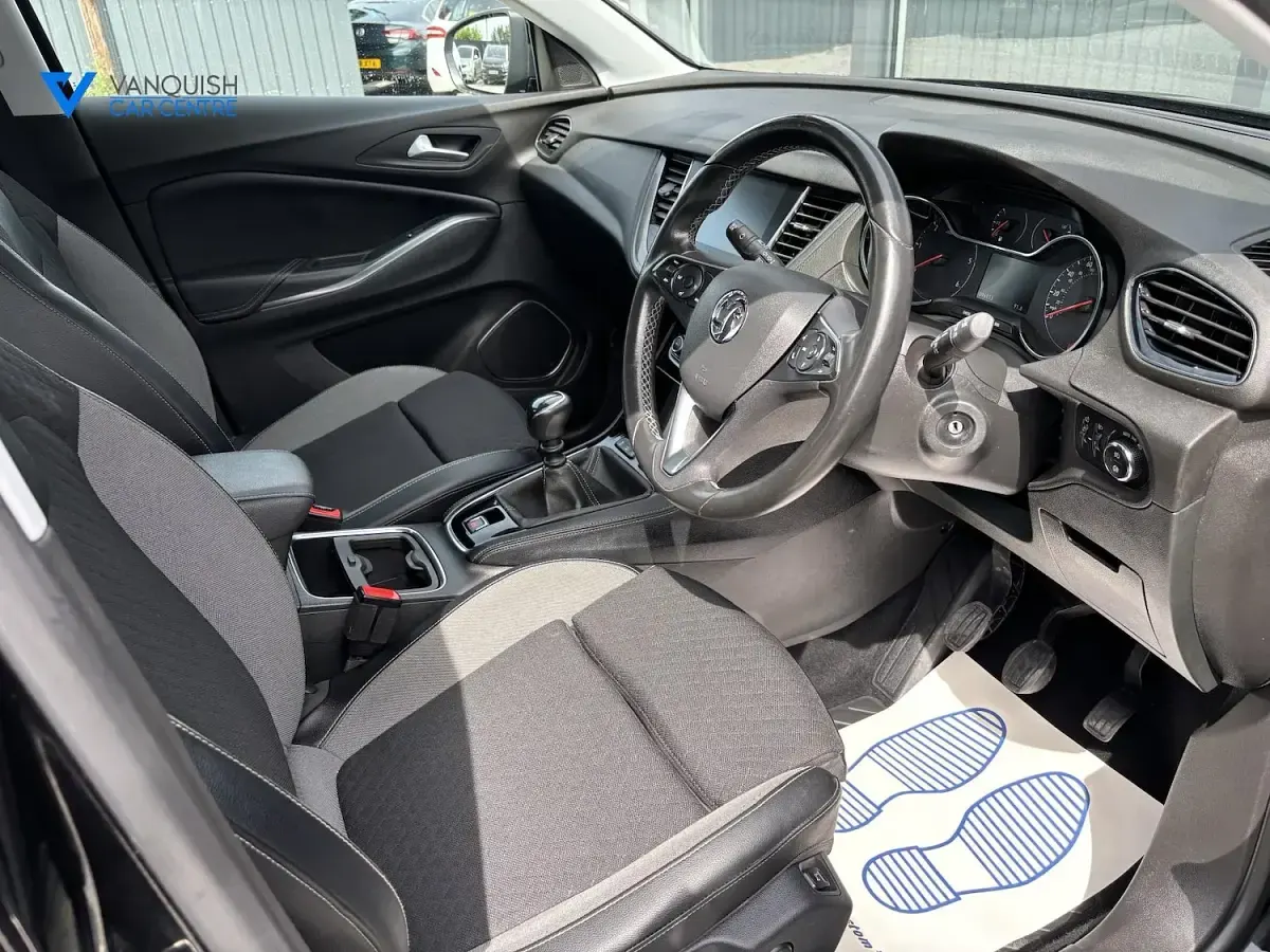 Used Vauxhall Grandland X S 130 HP (95 kW) 2018 Black SUV