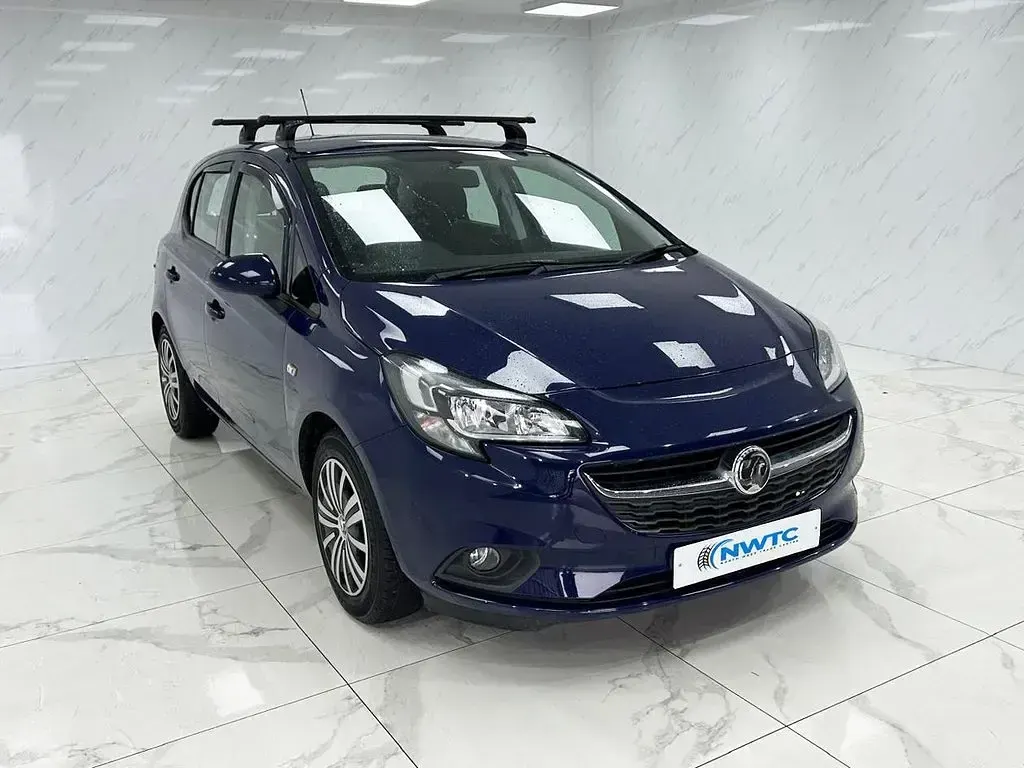 Begagnad Vauxhall Corsa Design Edition 90 HK (66 kW) 2017 Blå Halvkombi