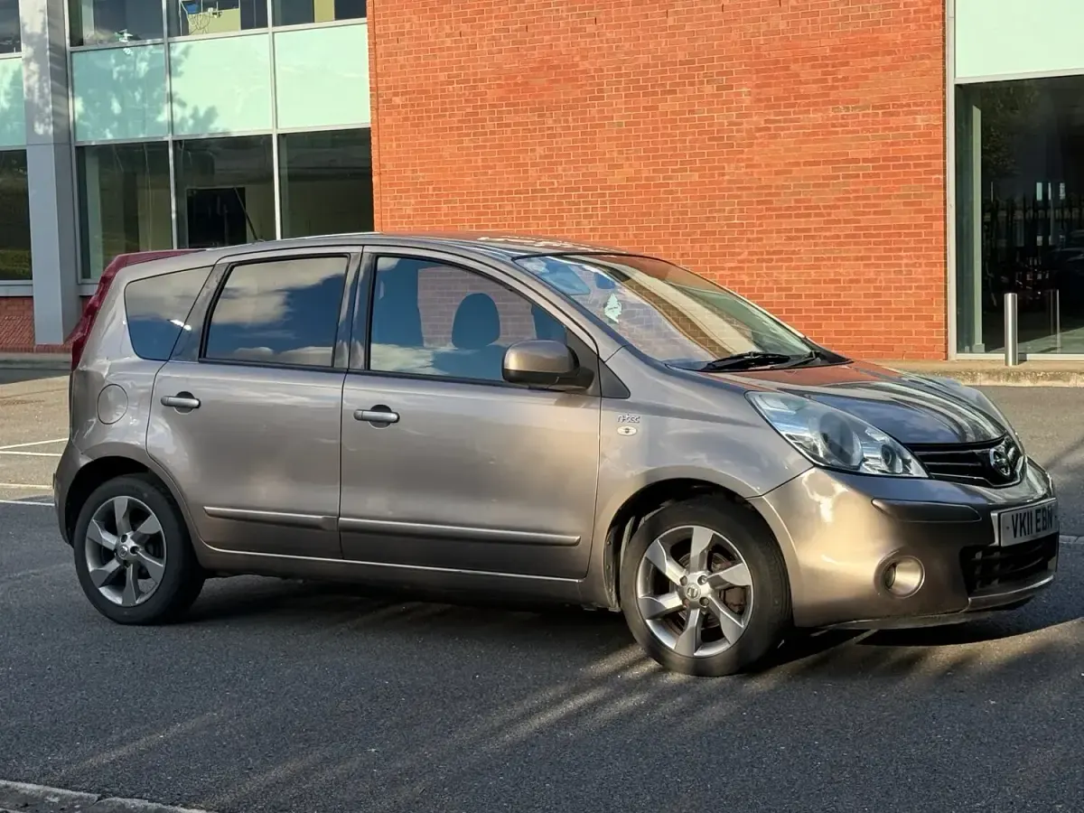Used Nissan Note N-TEC 86 HP (63 kW) 2011 Beige Hatchback