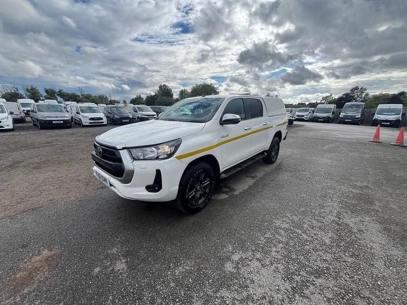 Used Toyota HiLux 150 HP (110 kW) 2021 White Pickup
