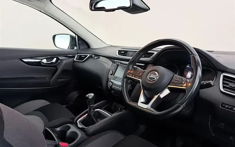Used Nissan Qashqai N-Connecta 140 HP (102 kW) 2020 Black SUV