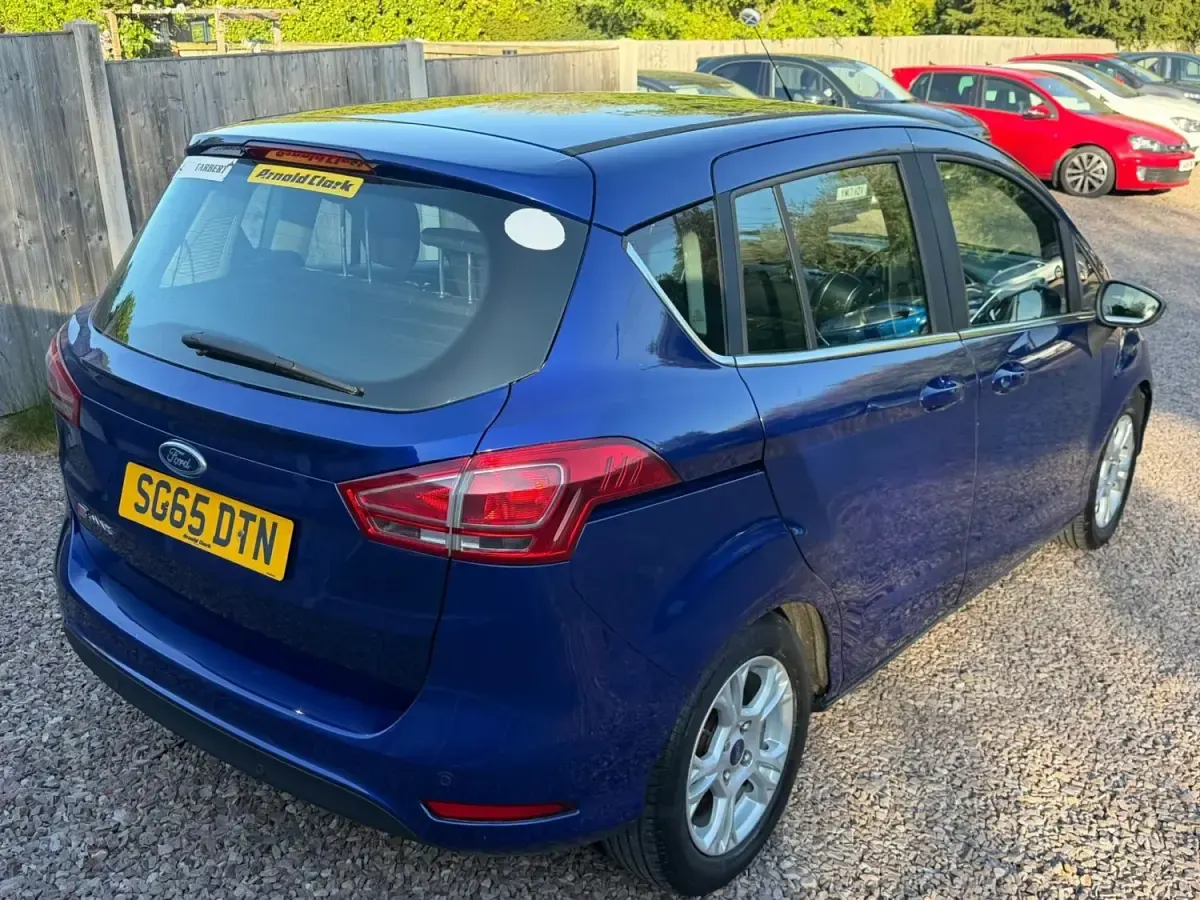 Używany Ford B-MAX Zetec 2015 Niebieski Minivan