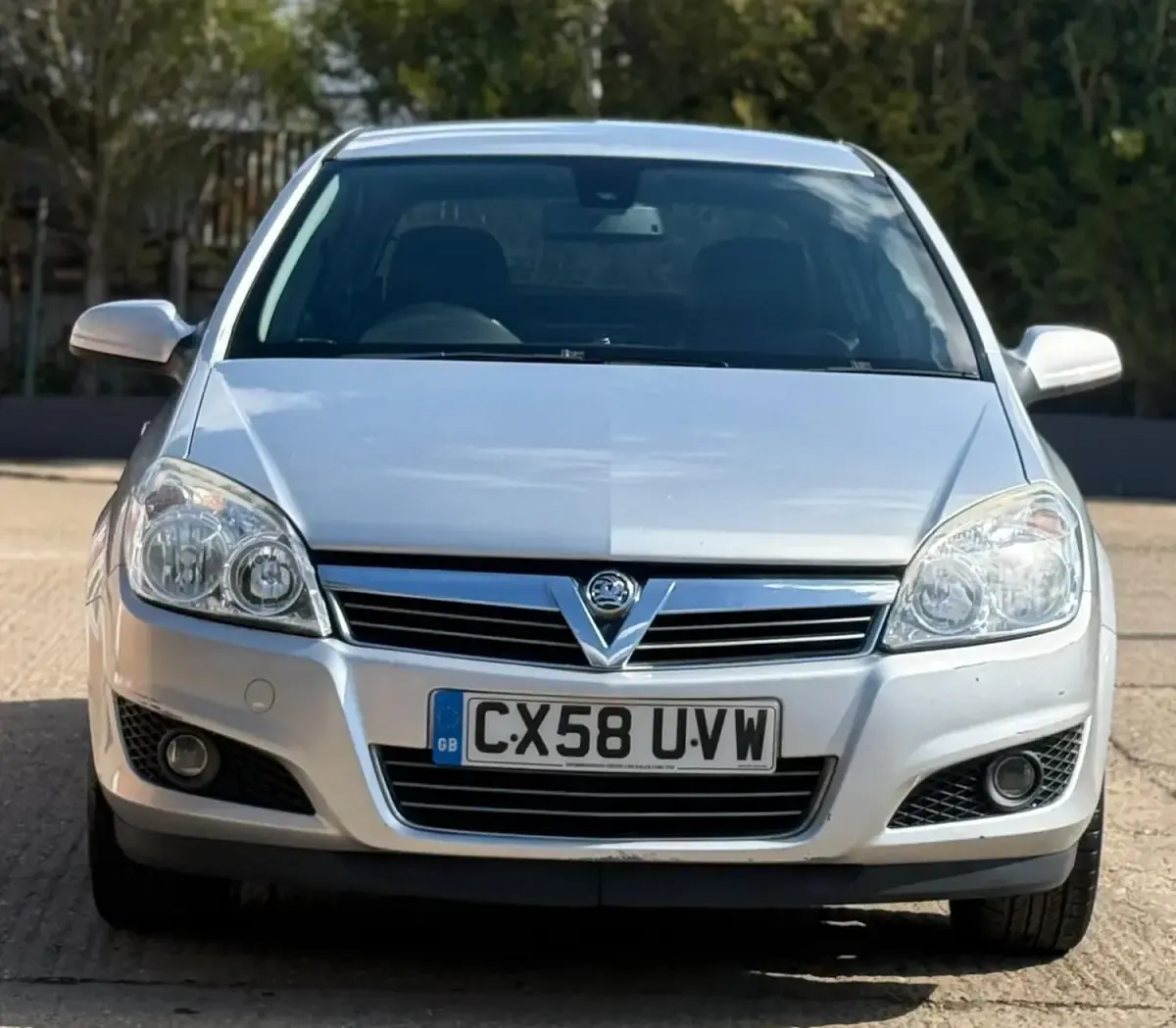 Used Vauxhall Astra Design Edition 138 HP (101 kW) 2008 Silver Hatchback