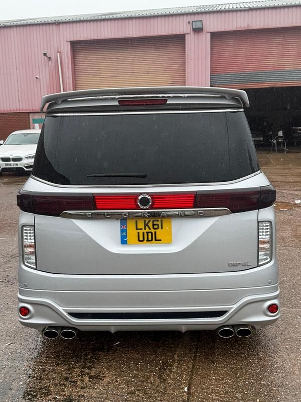 Used Nissan Elgrand 2012 Silver MPV