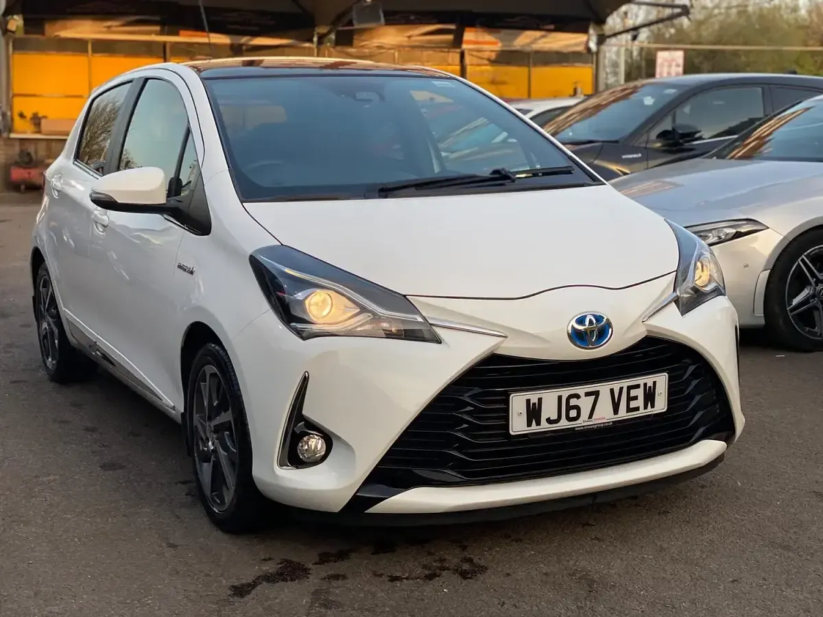 Used Toyota Yaris 2017 White Hatchback