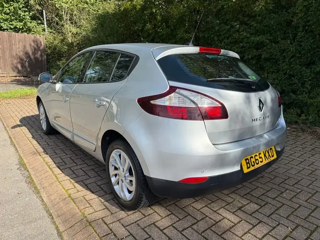 Used Renault Mégane Dynamique 2015 Silver Hatchback