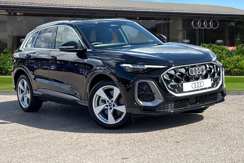 Black New 2025 Audi Q5 S-Line SUV | £54,355 (Super price) - Image 1/4