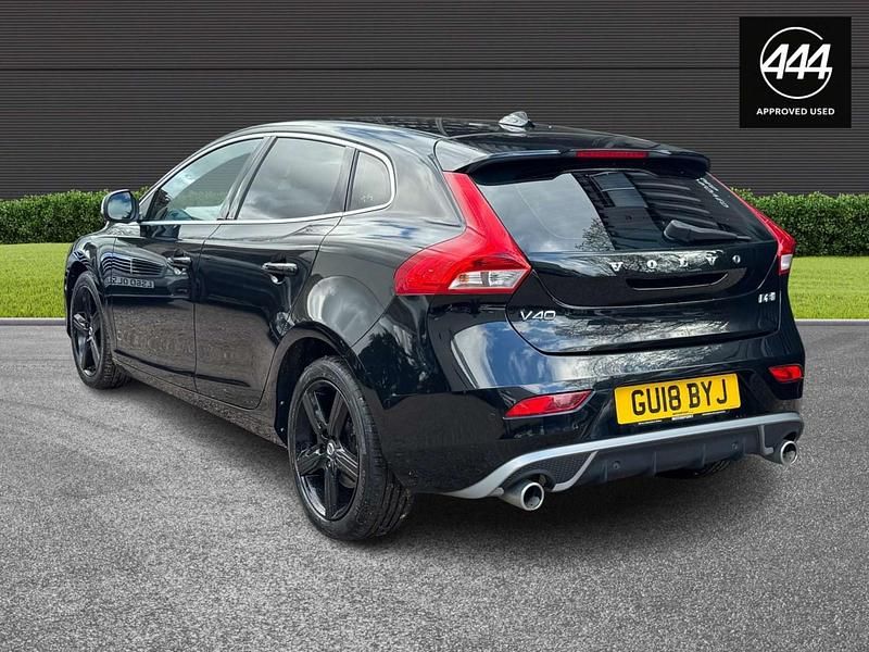 Begagnad Volvo V40 R-Design 2018 Svart Halvkombi