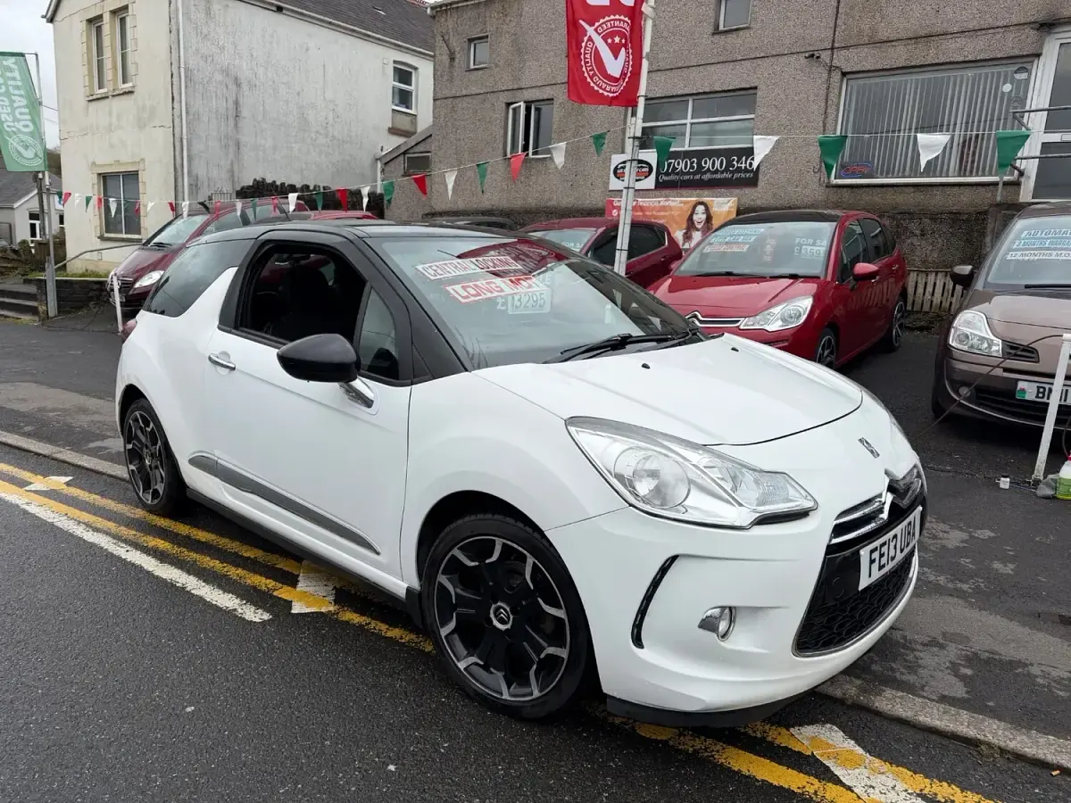 Used Citroën DS3 2013 White Hatchback