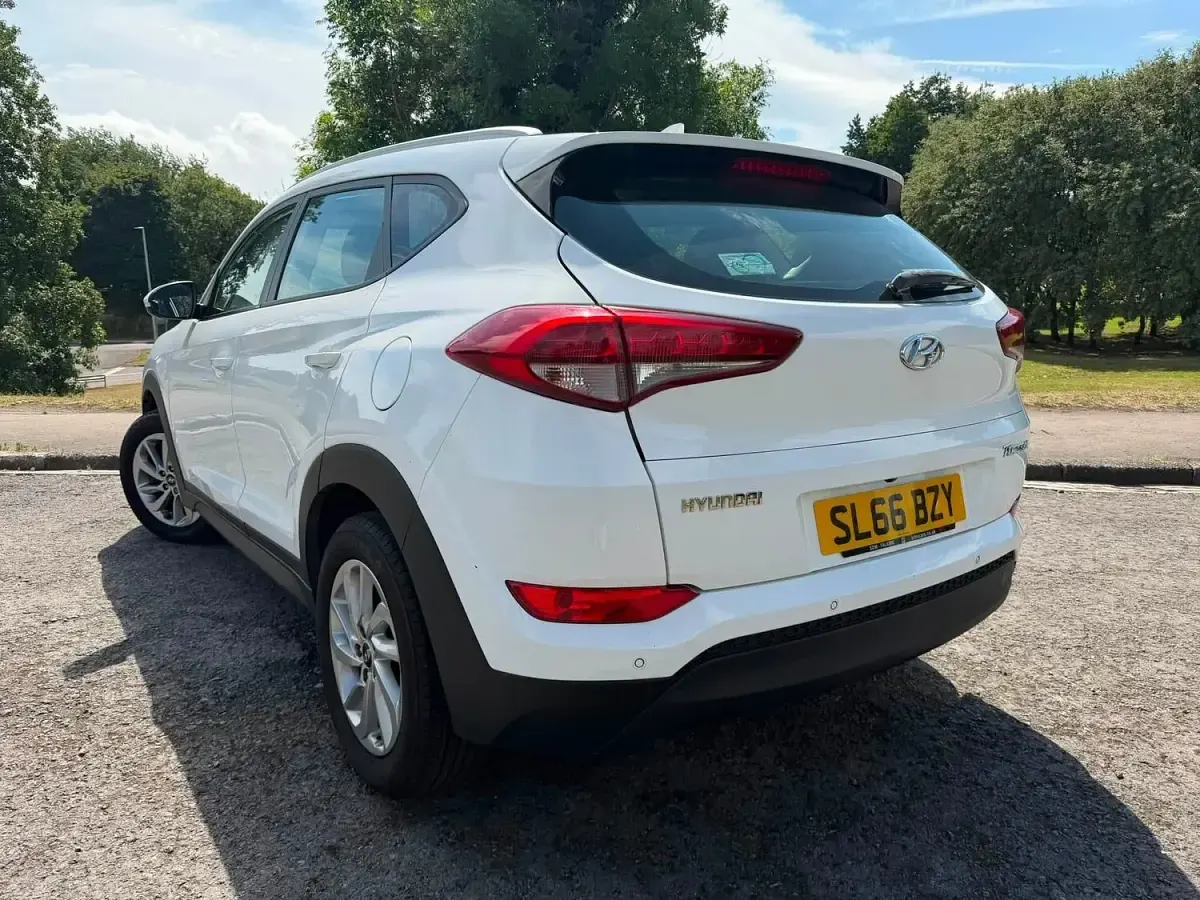 Used Hyundai Tucson SE 2016 White SUV
