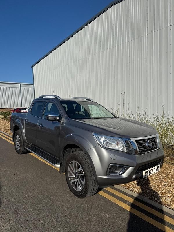 Used Nissan Navara Tekna 190 HP (139 kW) 2017 Grey Pickup