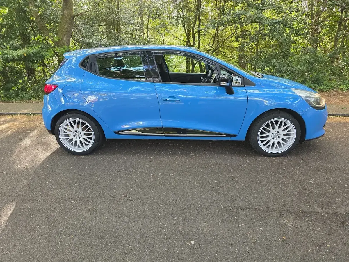 Used Renault Clio IV Dynamique 90 HP (66 kW) 2016 Blue Hatchback