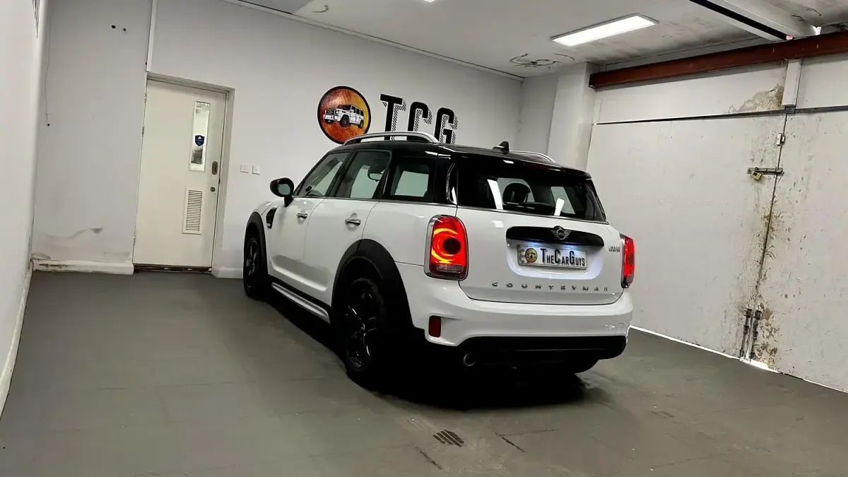 Używany Mini Cooper Countryman Classic 136 KM (100 kW) 2019 Biały SUV
