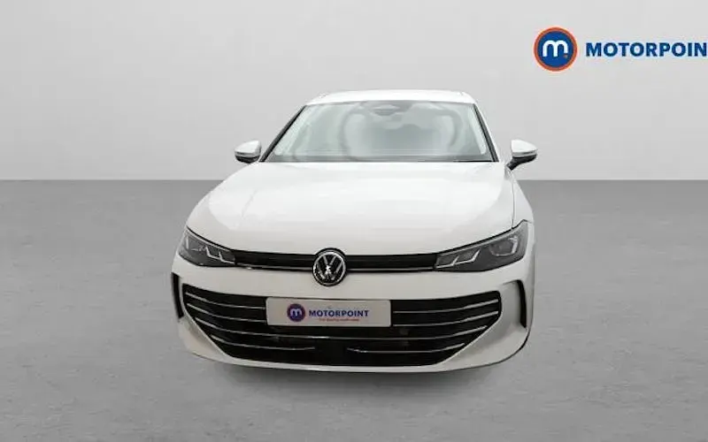 Used VW Passat Life 204 HP (150 kW) 2025 White Estate