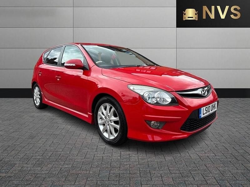 Red Used 2010 Hyundai i30 Edition Hatchback | £1,495 (Good price) - Image 1/4
