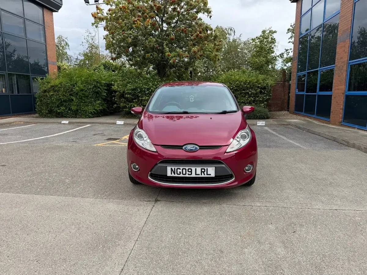 Used Ford Fiesta Zetec 82 HP (60 kW) 2009 Red Hatchback