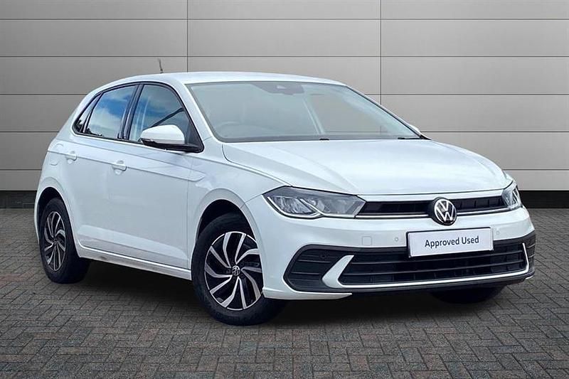 Used VW Polo Life 95 HP (69 kW) 2023 Pure white Hatchback