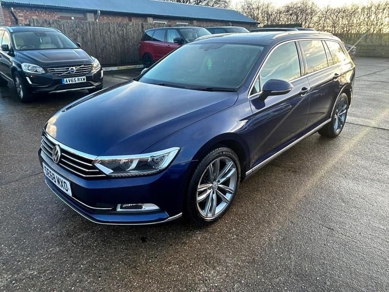 Used VW Passat GT 150 HP (110 kW) 2019 Blue Estate