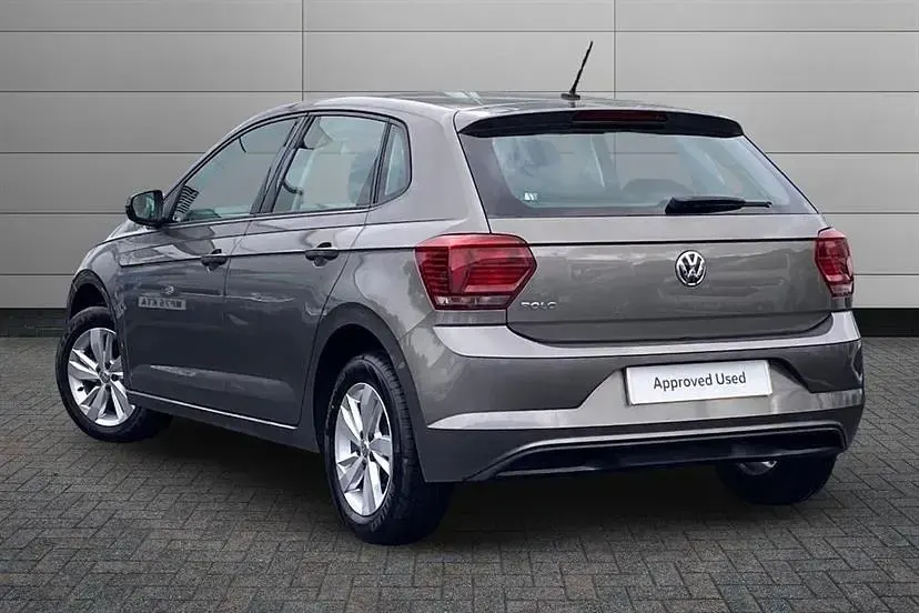 Usado VW Polo SE 95 HP (69 kW) 2019 Verde Citadino