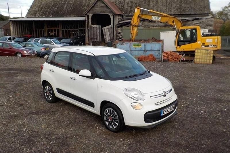 White Used 2014 Fiat 500L Easy MPV | £2,995 (Good price) - Image 1/1