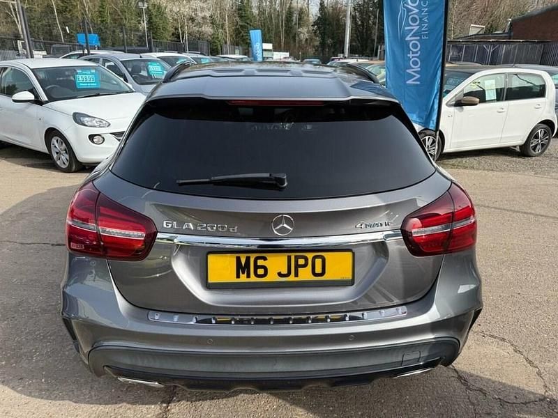 Usado Mercedes GLA200 AMG Line Premium Plus 2018 Cinzento SUV