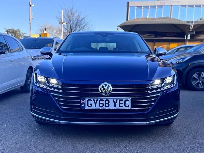 Begagnad VW Arteon Elegance 150 HK (110 kW) 2018 Blå Halvkombi