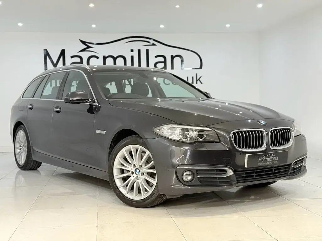 Begagnad BMW 520 Luxury Line 190 HK (139 kW) 2016 Grå Kombi