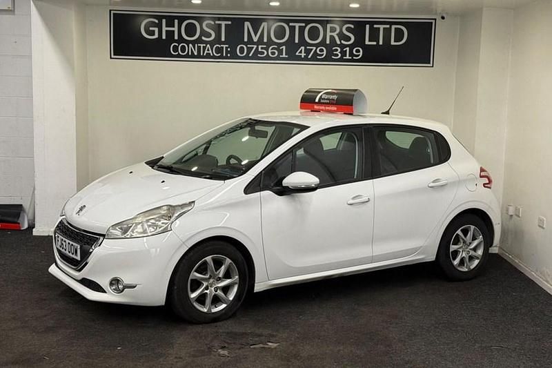Used Peugeot 208 Active 2013 White Hatchback