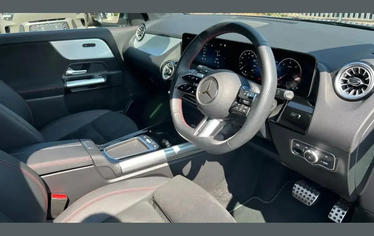 Used Mercedes GLA220 Executive 190 HP (139 kW) 2025 Silver SUV