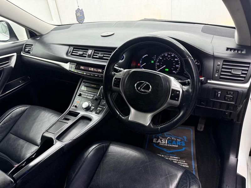 Usado Lexus CT200h 2011 Blanco Utilitario