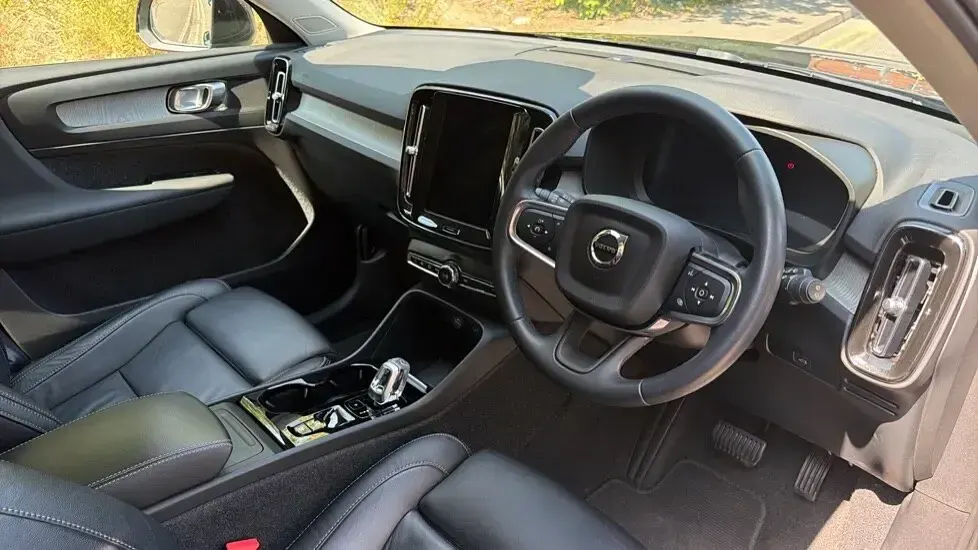 Used Volvo XC40 Plus 161 HP (118 kW) 2023 Black SUV