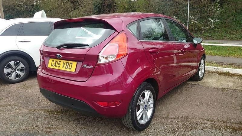 Used Ford Fiesta Zetec 2015 Red Hatchback