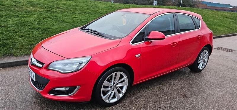 Used Vauxhall Astra SRi 163 HP (119 kW) 2012 Radiant red Hatchback