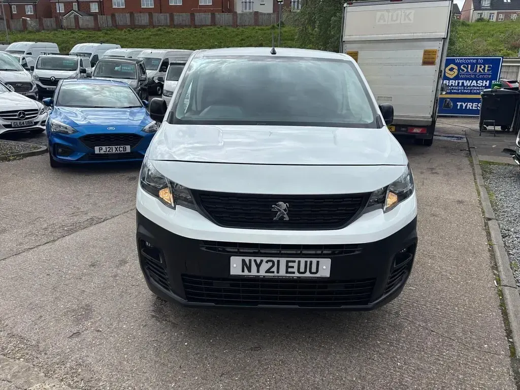 Used Peugeot Partner S 131 HP (96 kW) 2021 White MPV