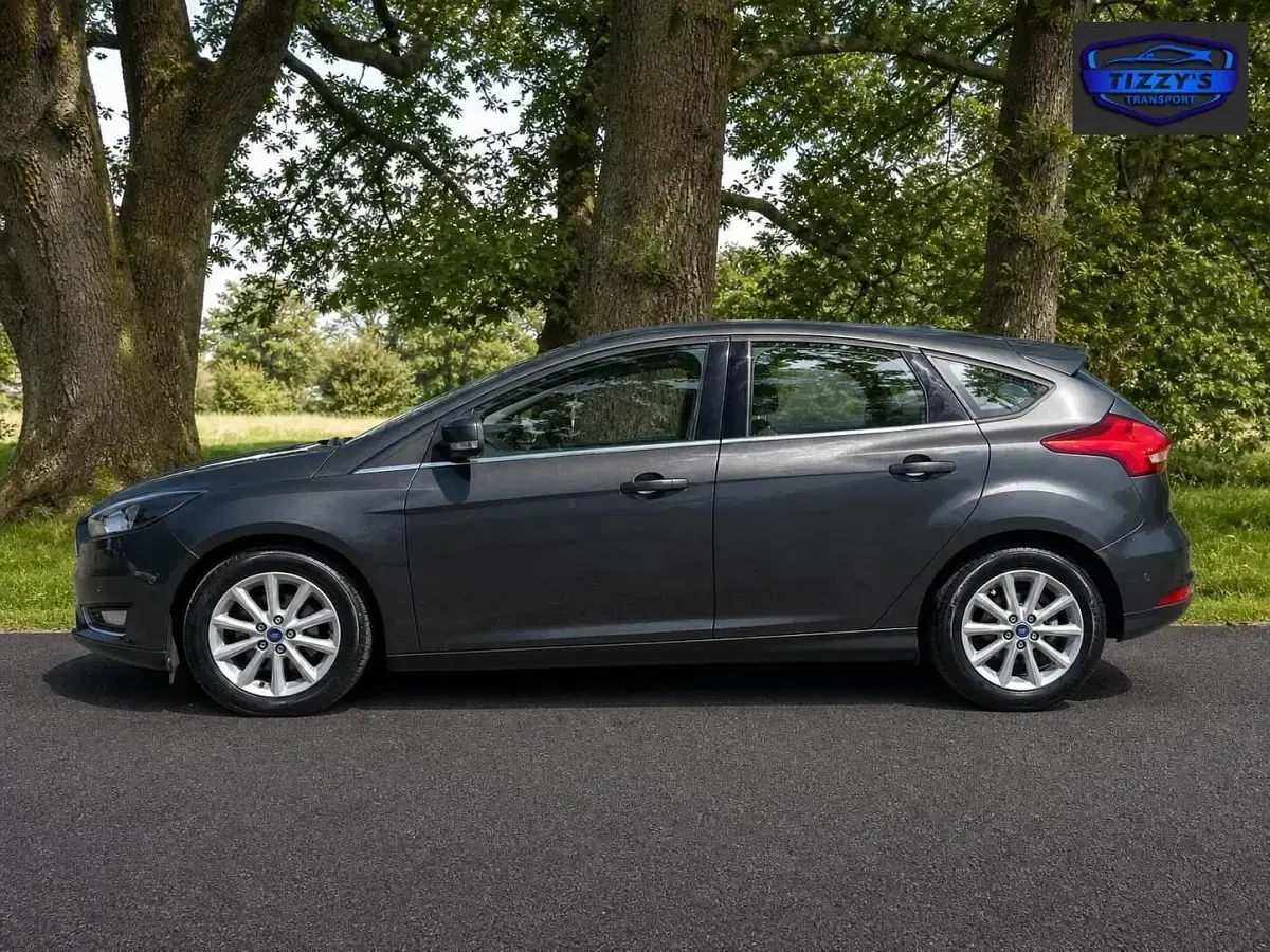 Used Ford Focus Titanium 115 HP (84 kW) 2015 Grey Hatchback