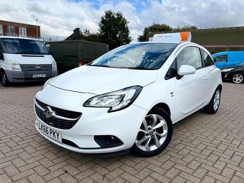 Used Vauxhall Corsa 75 HP (55 kW) 2016 White Hatchback