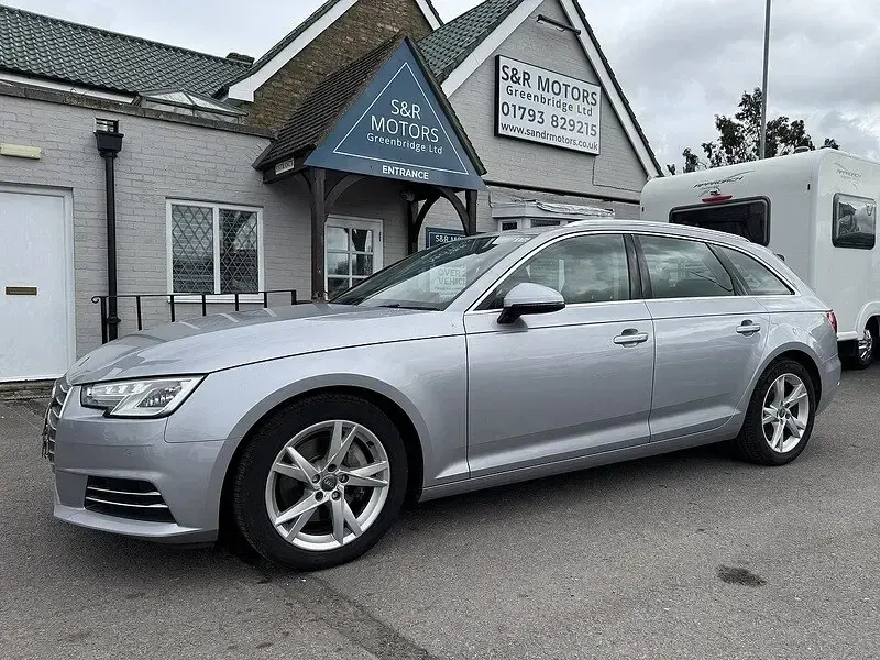 Used Audi A4 Sport 190 HP (139 kW) 2017 Silver Estate