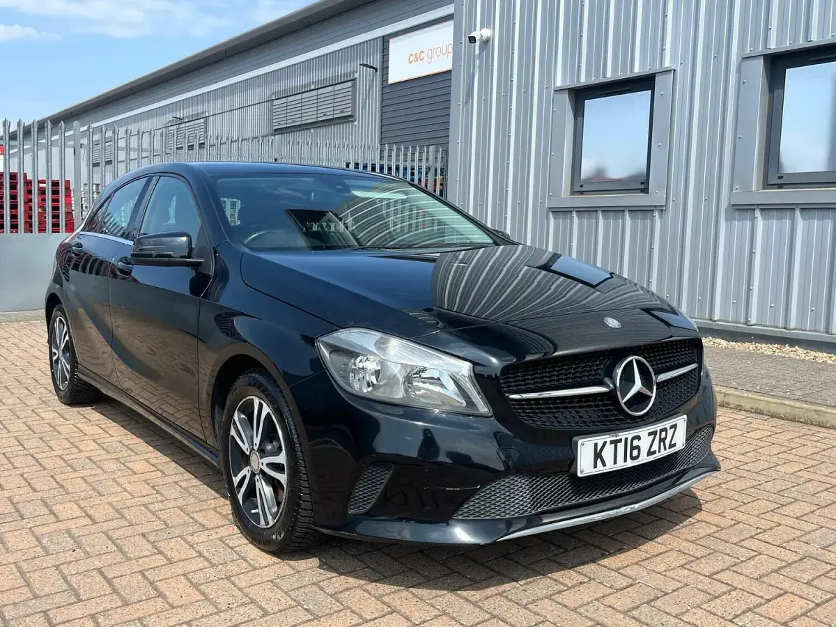 Used Mercedes A180 SE 122 HP (89 kW) 2016 Black Hatchback