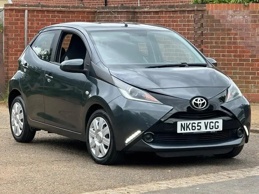 Used Toyota Aygo X-play 69 HP (50 kW) 2015 Grey Hatchback