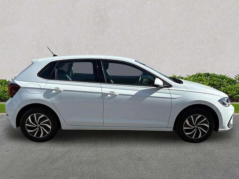 Used VW Polo Life 80 HP (58 kW) 2024 White Hatchback