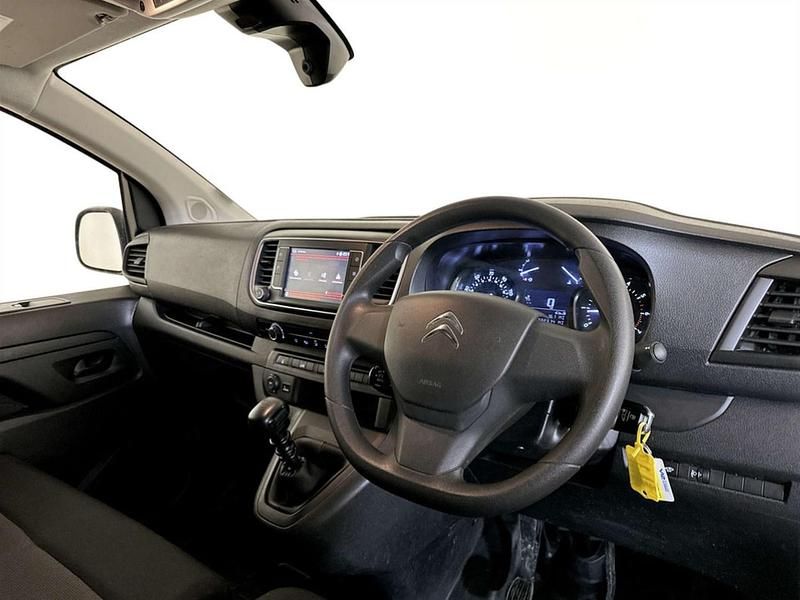 Used Citroën Dispatch 100 HP (73 kW) 2023 White MPV